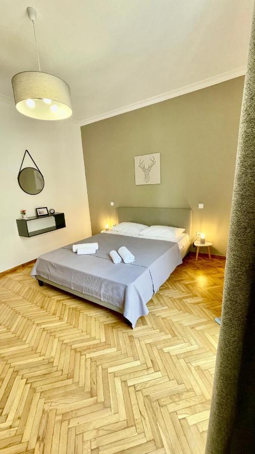 Gorgeous Renovated Apt. Close To Metro And Cultural Sites! Athens Exterior photo